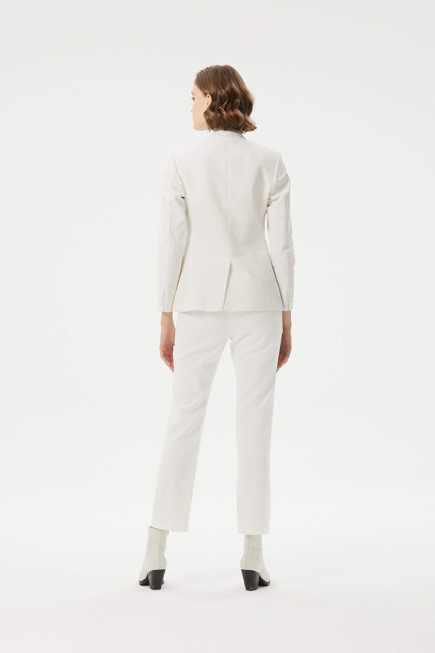 KAIA C'EST CHIC OFF-WHITE TAILOR-MADE SUIT BLAZER